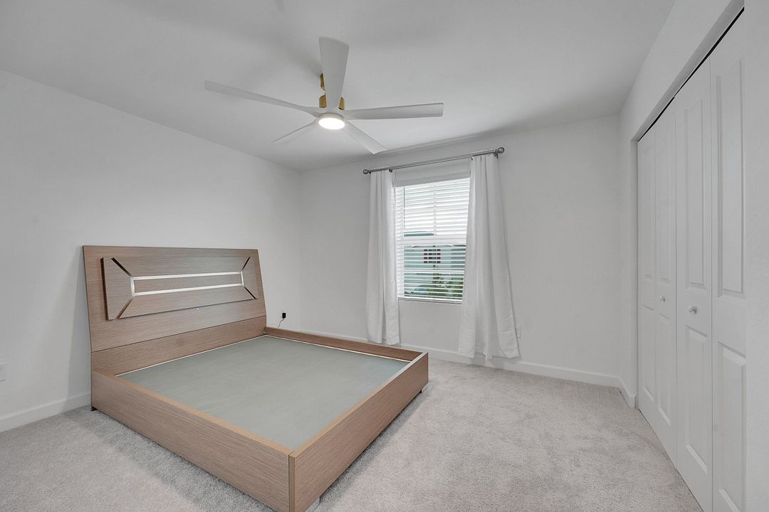 For Rent: $3,200 (5 beds, 2 baths, 2908 Square Feet)