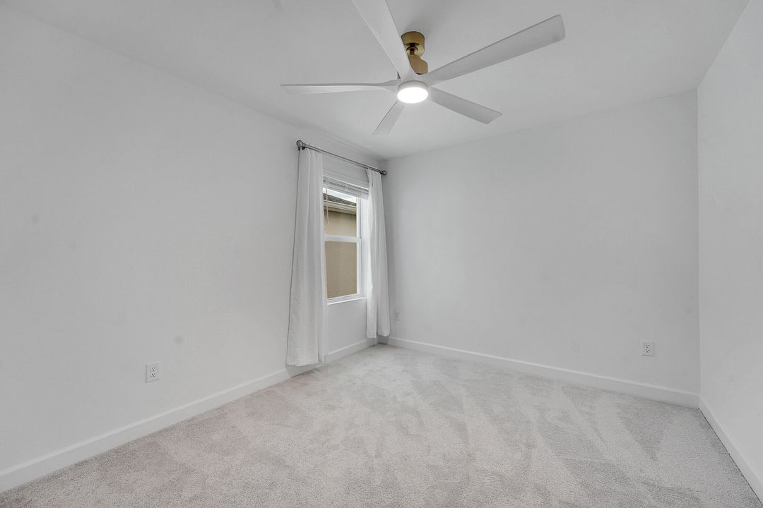 For Rent: $3,200 (5 beds, 2 baths, 2908 Square Feet)