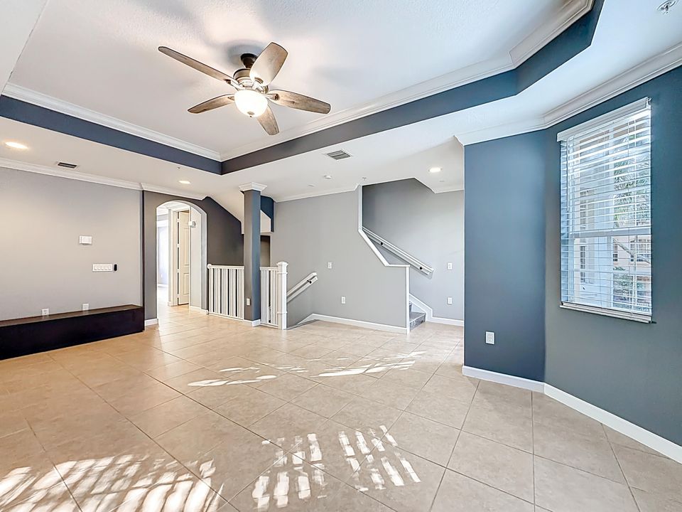 待售: $520,000 (2 贝兹, 3 浴室, 2056 平方英尺)