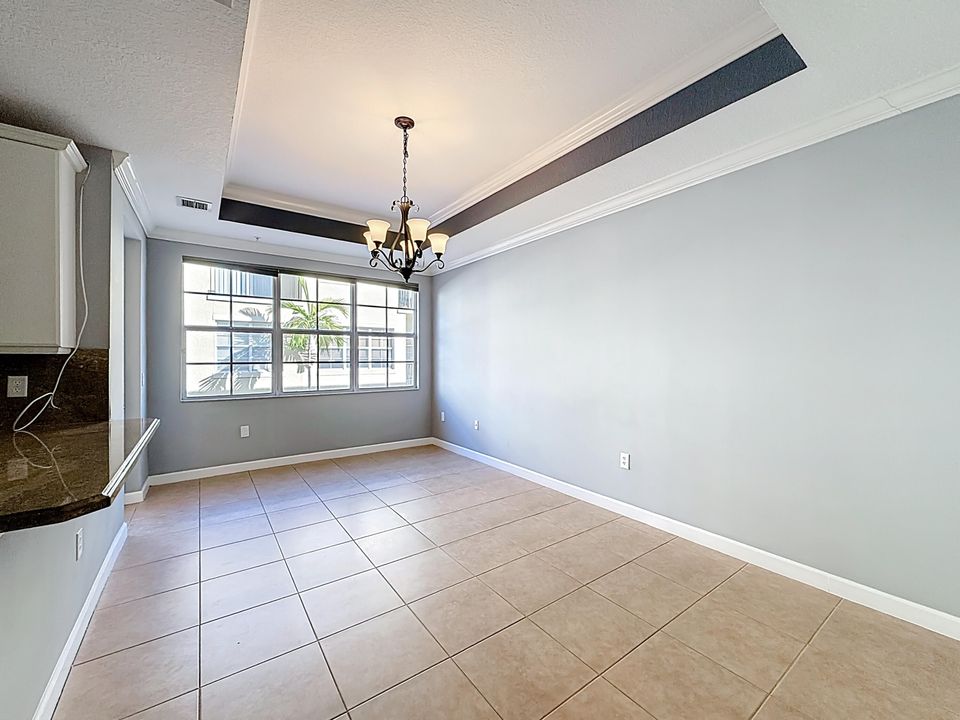 待售: $520,000 (2 贝兹, 3 浴室, 2056 平方英尺)