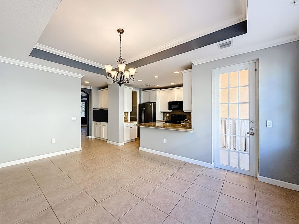 待售: $520,000 (2 贝兹, 3 浴室, 2056 平方英尺)