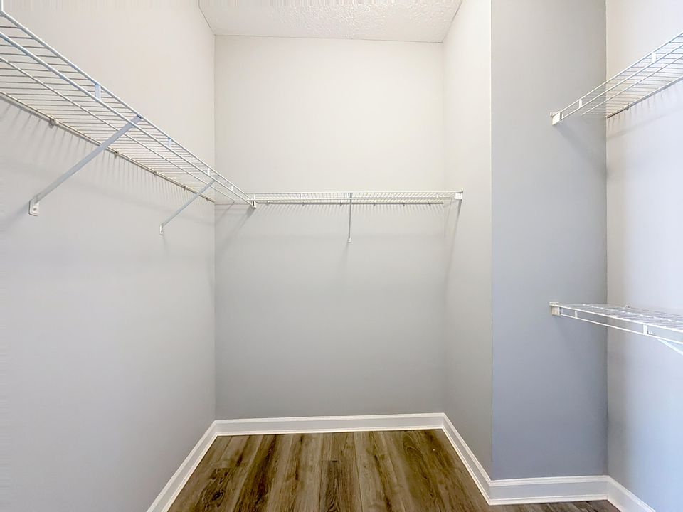 待售: $520,000 (2 贝兹, 3 浴室, 2056 平方英尺)