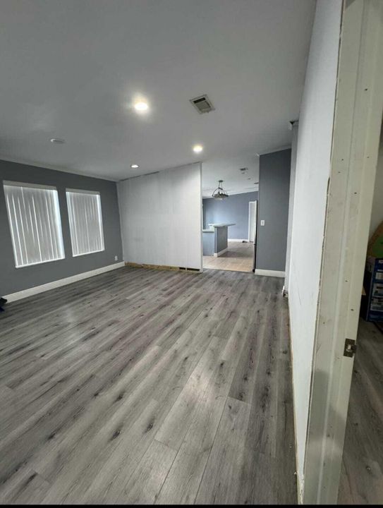 На продажу: $125,000 (6 спален, 2 ванн, 2100 Квадратных фут)