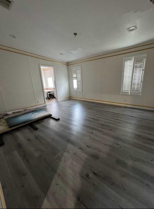 На продажу: $125,000 (6 спален, 2 ванн, 2100 Квадратных фут)