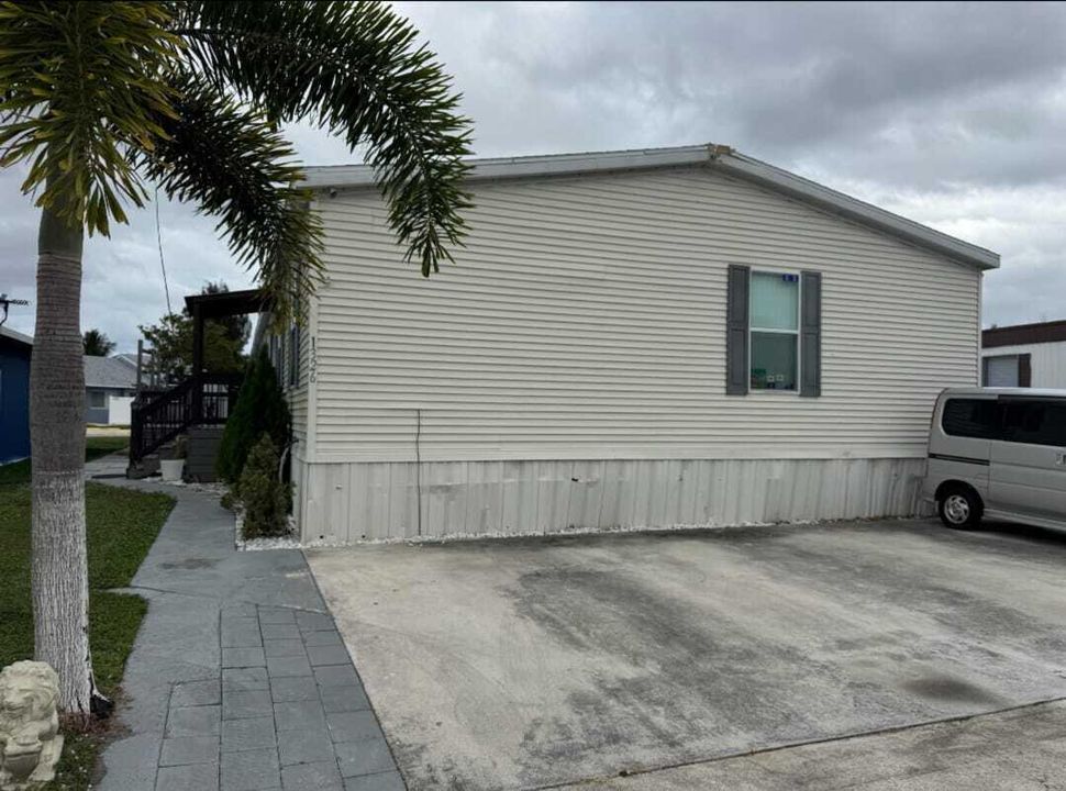 На продажу: $125,000 (6 спален, 2 ванн, 2100 Квадратных фут)