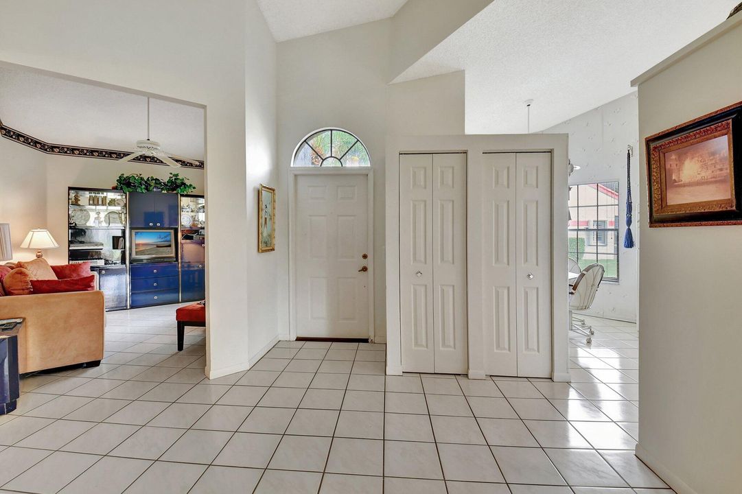 For Sale: $315,000 (2 beds, 2 baths, 1657 Square Feet)