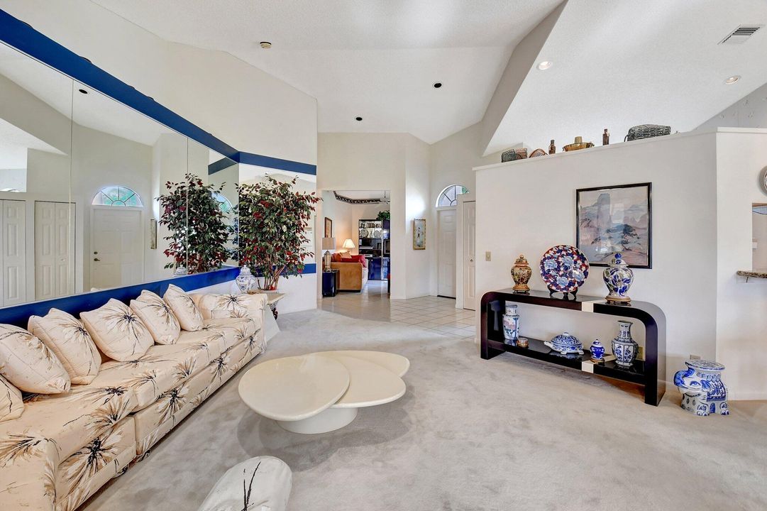 For Sale: $315,000 (2 beds, 2 baths, 1657 Square Feet)