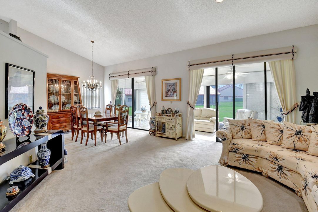 For Sale: $315,000 (2 beds, 2 baths, 1657 Square Feet)