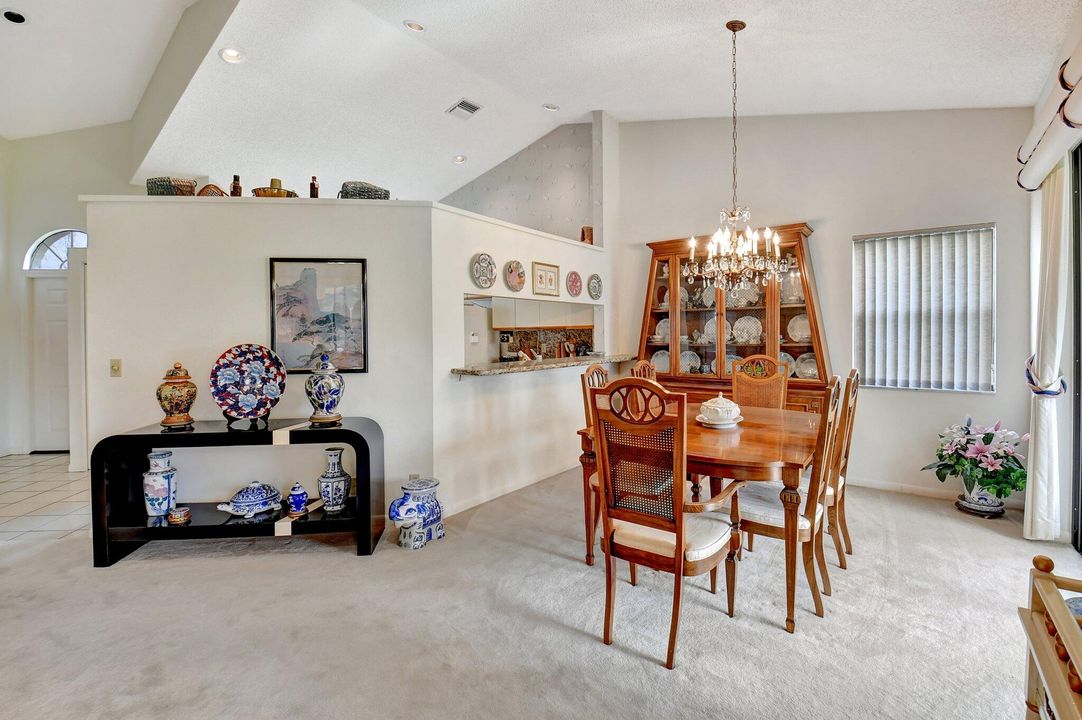 For Sale: $315,000 (2 beds, 2 baths, 1657 Square Feet)