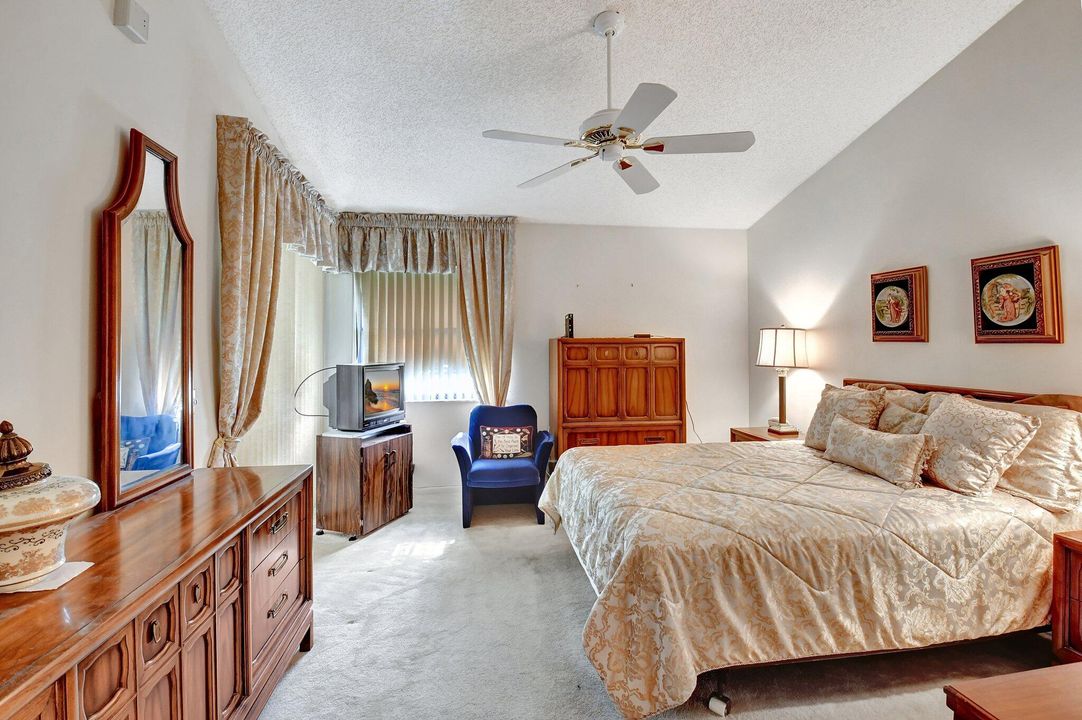 For Sale: $315,000 (2 beds, 2 baths, 1657 Square Feet)