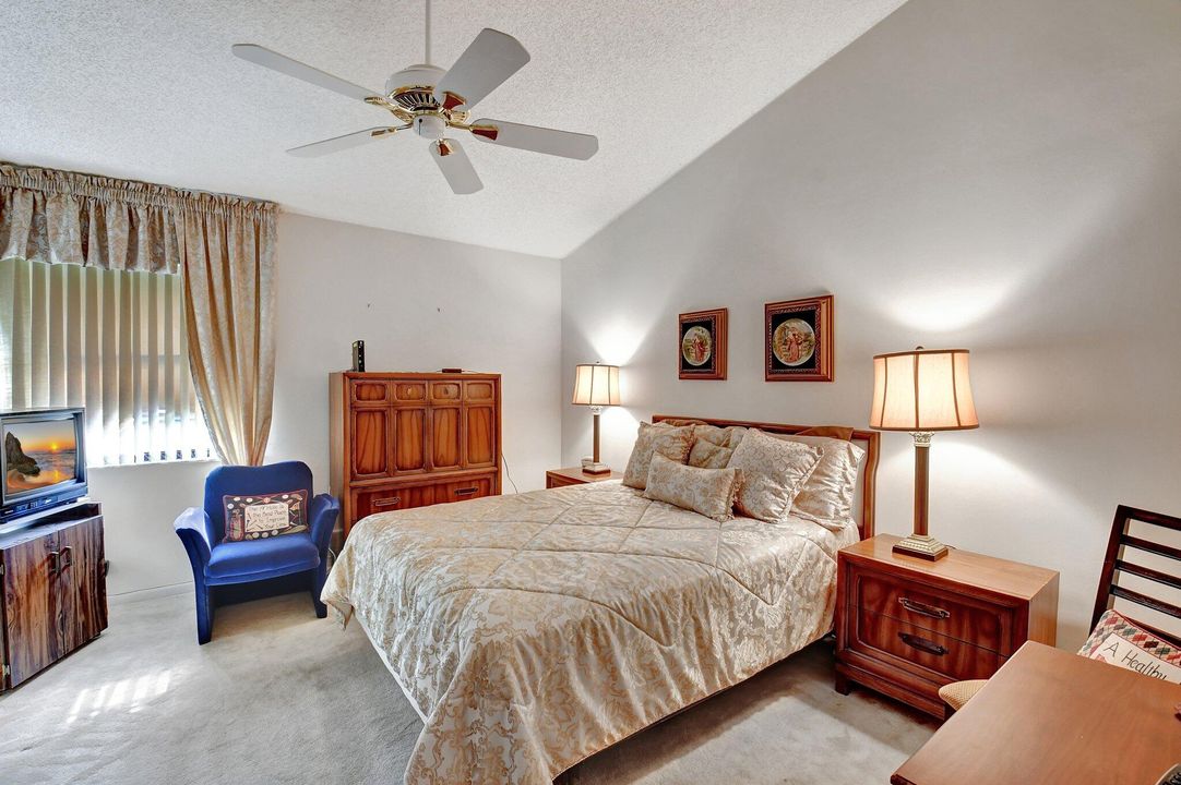 For Sale: $315,000 (2 beds, 2 baths, 1657 Square Feet)