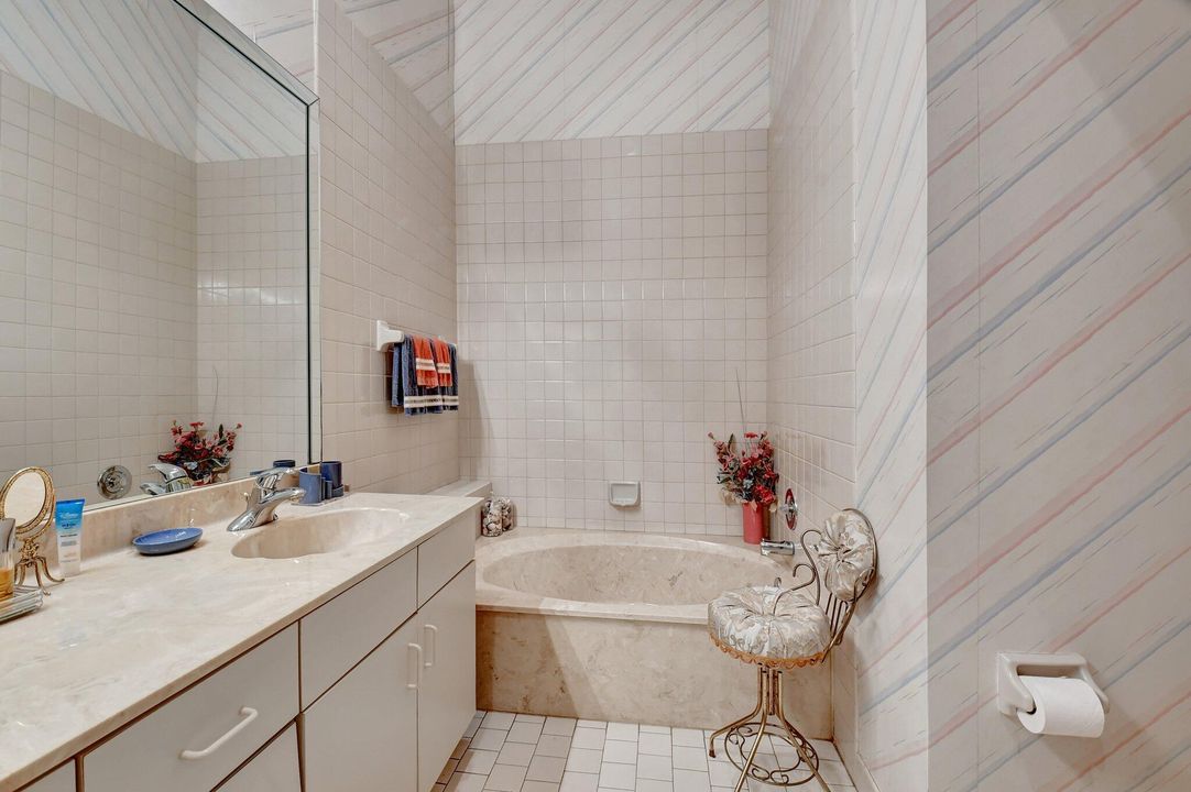 For Sale: $315,000 (2 beds, 2 baths, 1657 Square Feet)