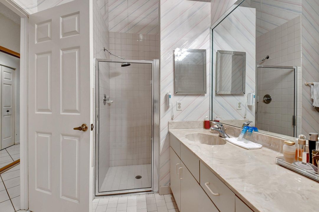 For Sale: $315,000 (2 beds, 2 baths, 1657 Square Feet)