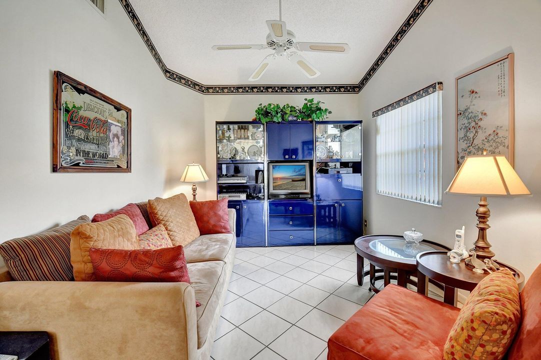 For Sale: $315,000 (2 beds, 2 baths, 1657 Square Feet)