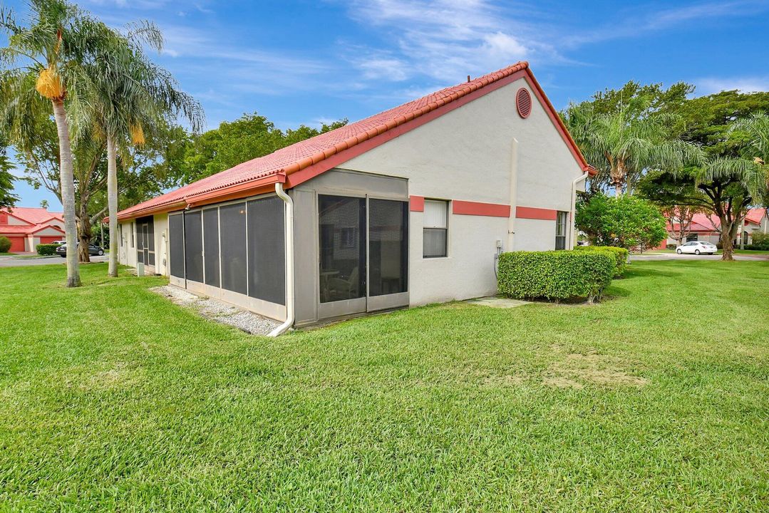 For Sale: $315,000 (2 beds, 2 baths, 1657 Square Feet)