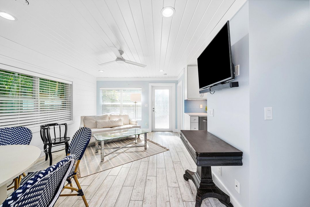 For Rent: $3,800 (2 beds, 2 baths, 1200 Square Feet)