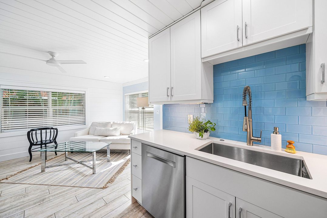 For Rent: $3,800 (2 beds, 2 baths, 1200 Square Feet)