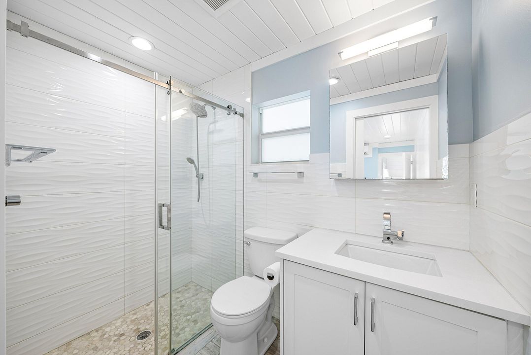 For Rent: $3,800 (2 beds, 2 baths, 1200 Square Feet)