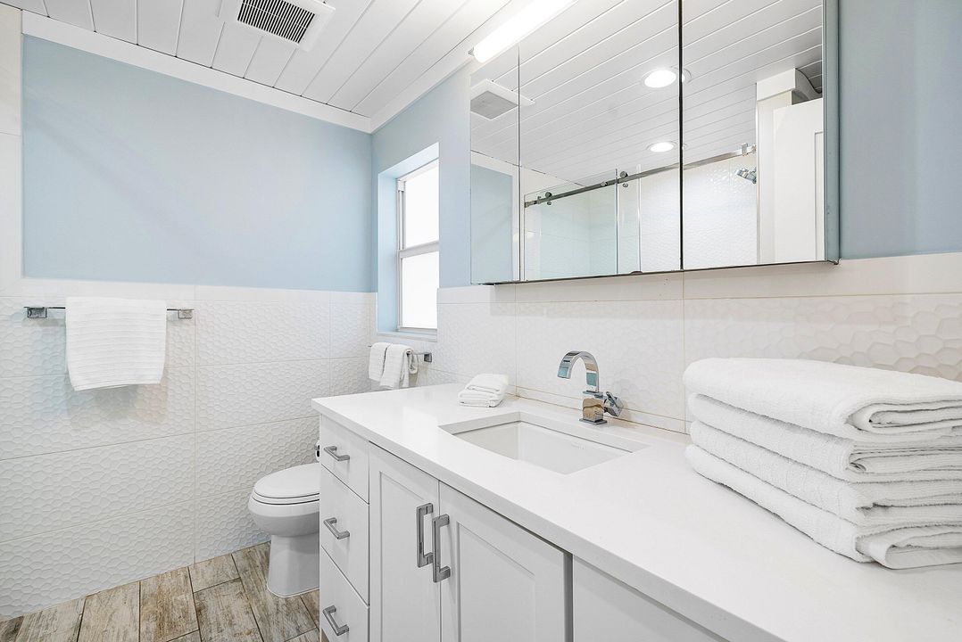 For Rent: $3,800 (2 beds, 2 baths, 1200 Square Feet)