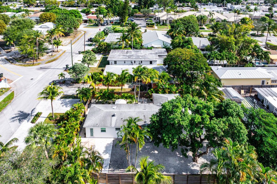 For Rent: $3,800 (2 beds, 2 baths, 1200 Square Feet)