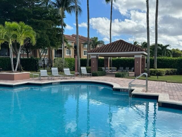 В аренду: $2,650 (3 спален, 2 ванн, 1276 Квадратных фут)