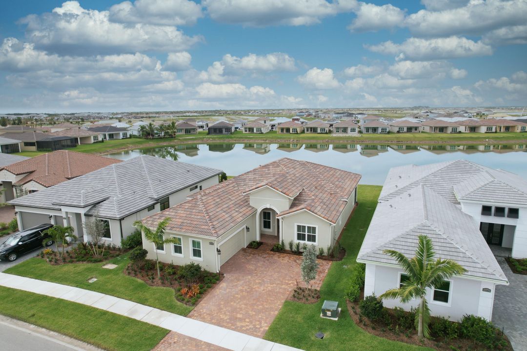 For Rent: $3,750 (3 beds, 3 baths, 2563 Square Feet)