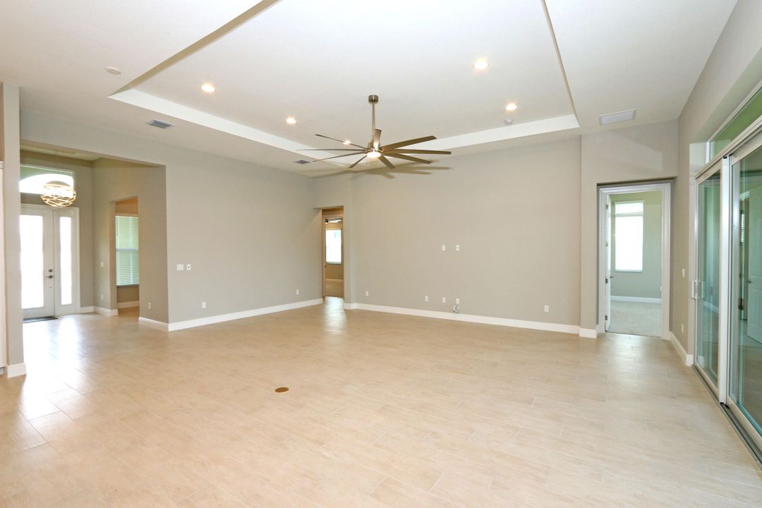 For Rent: $3,750 (3 beds, 3 baths, 2563 Square Feet)