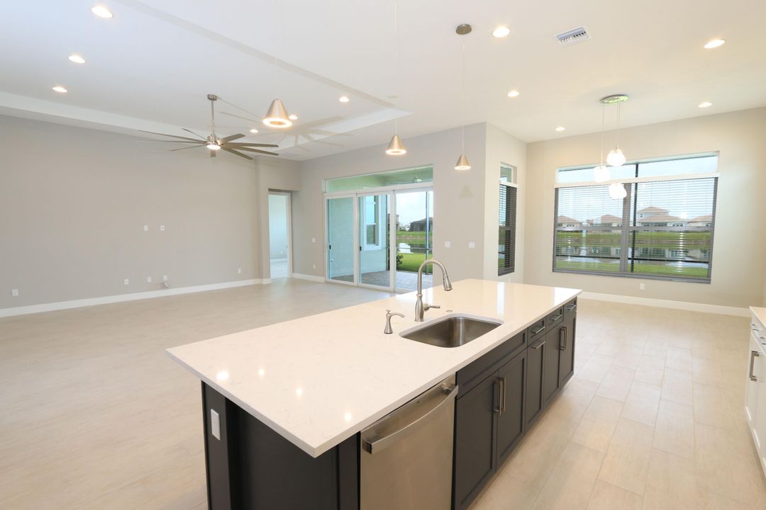 For Rent: $3,750 (3 beds, 3 baths, 2563 Square Feet)