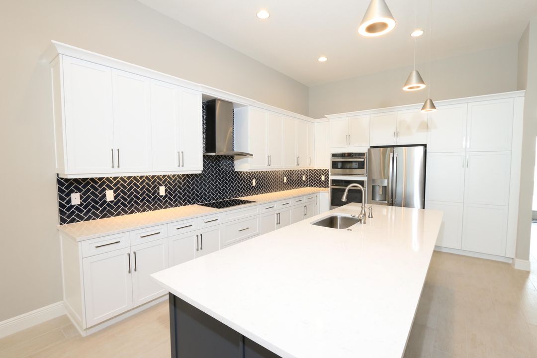 For Rent: $3,750 (3 beds, 3 baths, 2563 Square Feet)