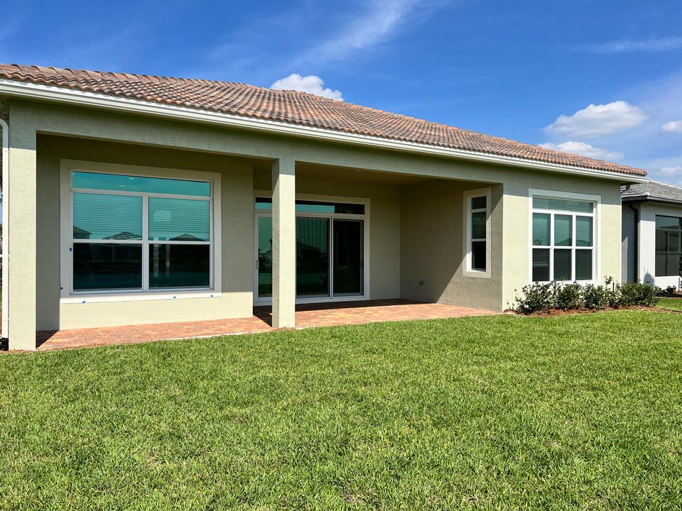 For Rent: $3,750 (3 beds, 3 baths, 2563 Square Feet)