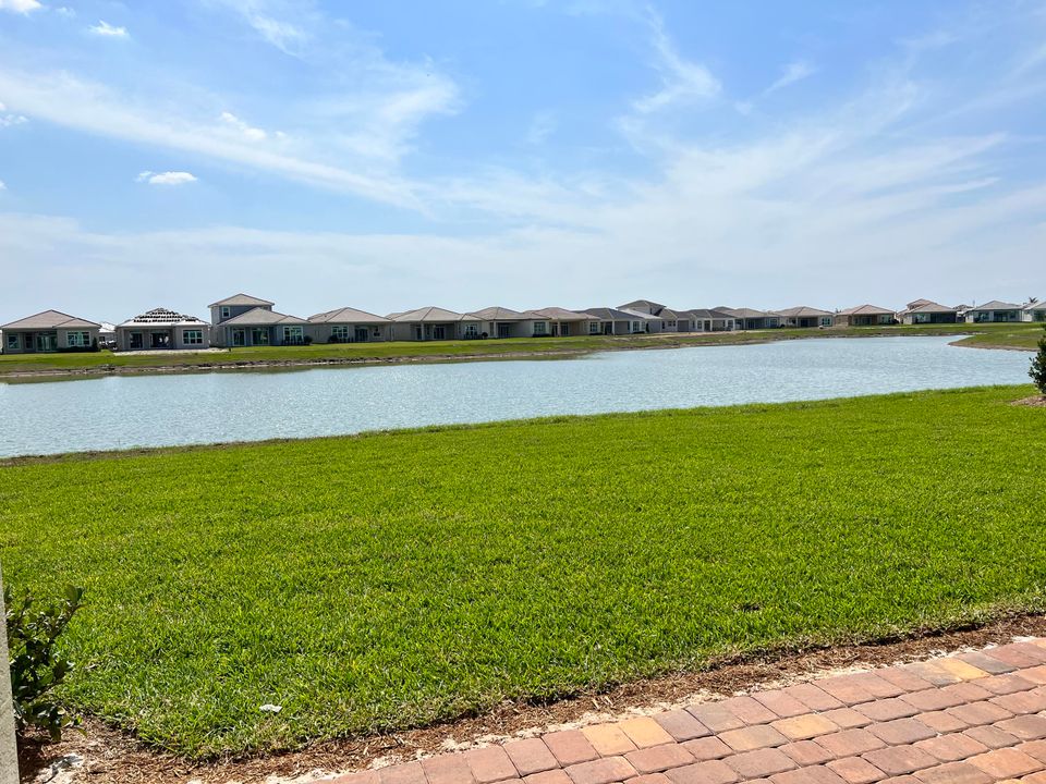 For Rent: $3,750 (3 beds, 3 baths, 2563 Square Feet)