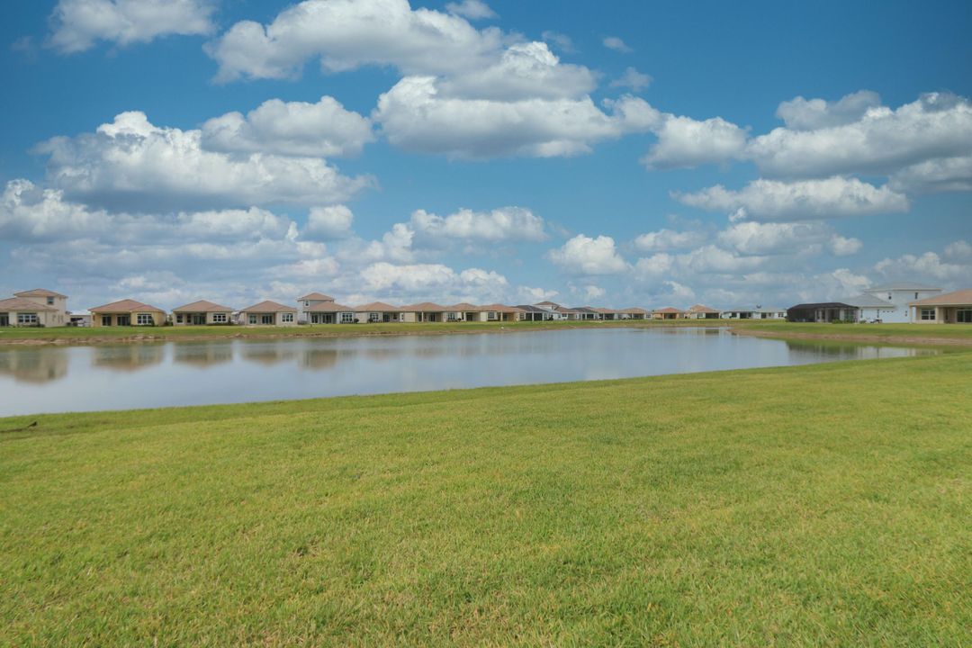 For Rent: $3,750 (3 beds, 3 baths, 2563 Square Feet)