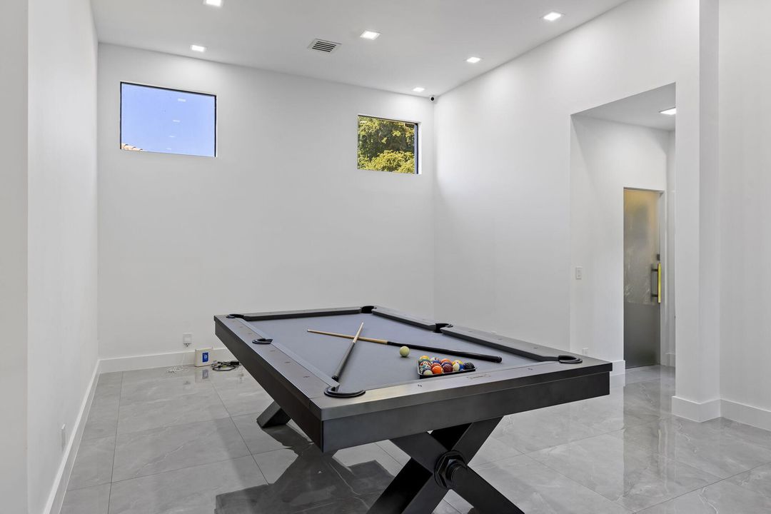 For Sale: $1,399,900 (4 beds, 3 baths, 3085 Square Feet)