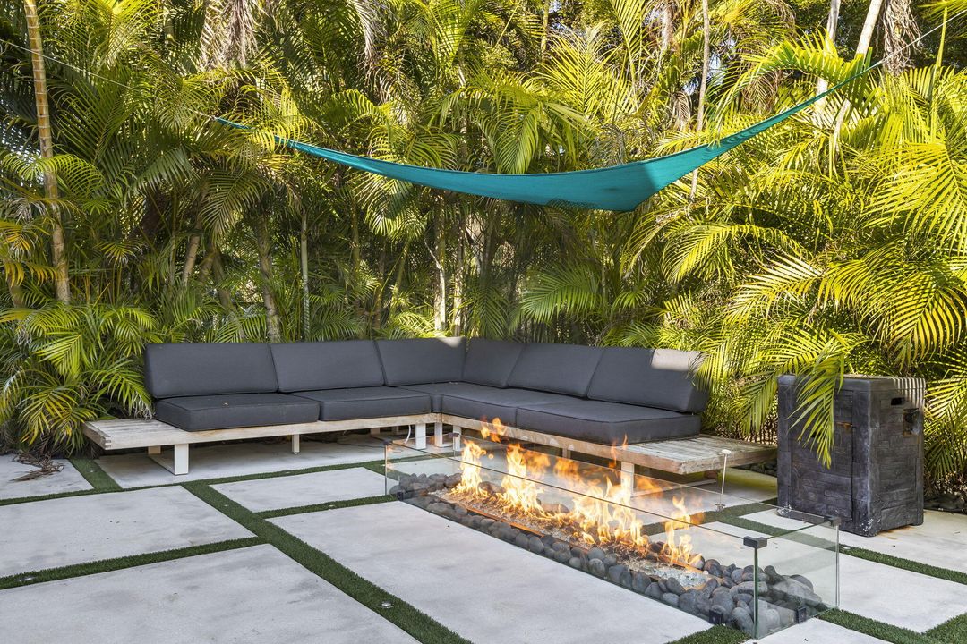 For Sale: $1,399,900 (4 beds, 3 baths, 3085 Square Feet)