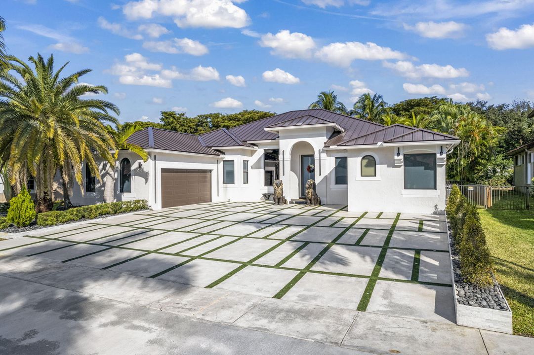 For Sale: $1,399,900 (4 beds, 3 baths, 3085 Square Feet)