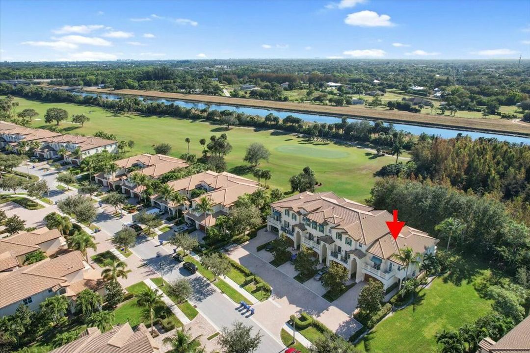 For Sale: $949,000 (3 beds, 2 baths, 2281 Square Feet)