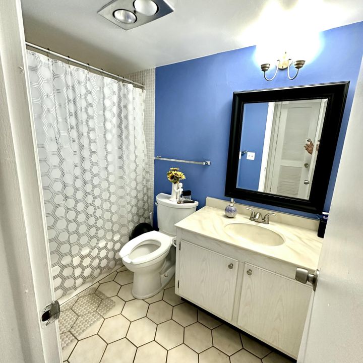 待售: $165,000 (2 贝兹, 2 浴室, 939 平方英尺)