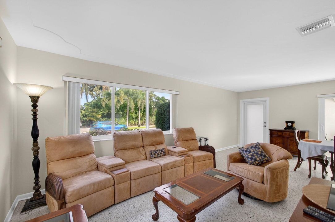 For Sale: $529,000 (3 beds, 2 baths, 1225 Square Feet)