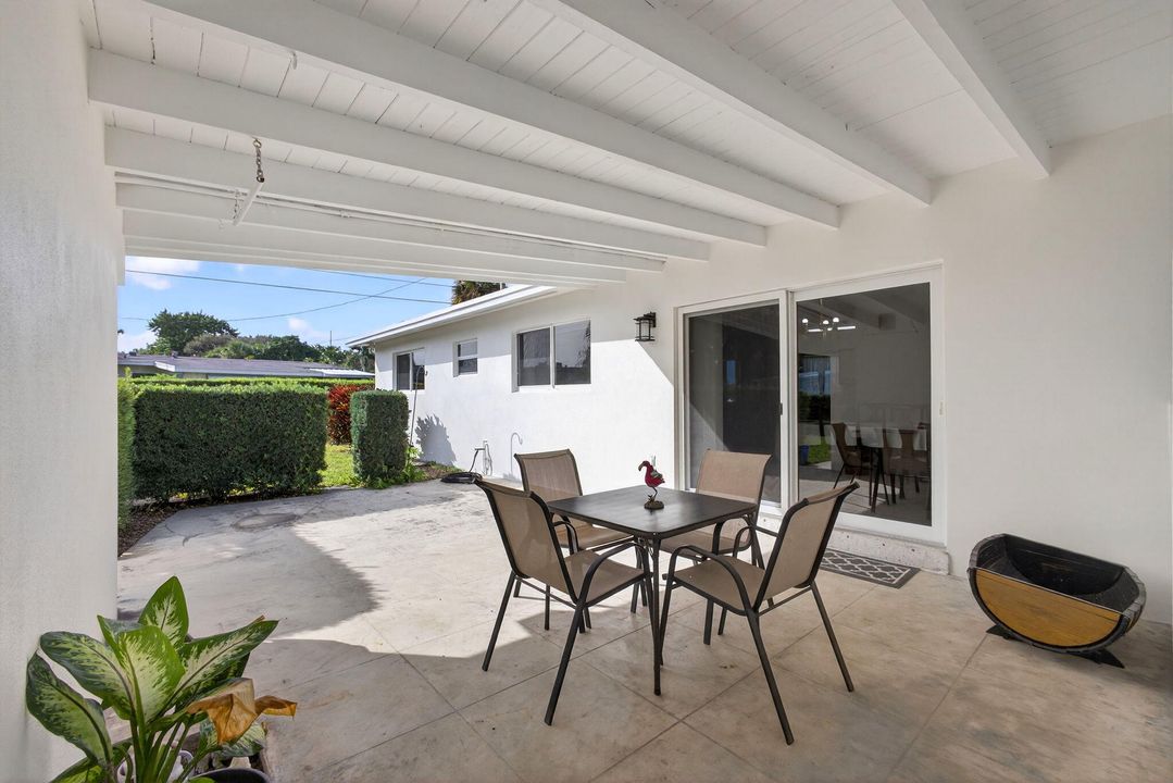 For Sale: $529,000 (3 beds, 2 baths, 1225 Square Feet)