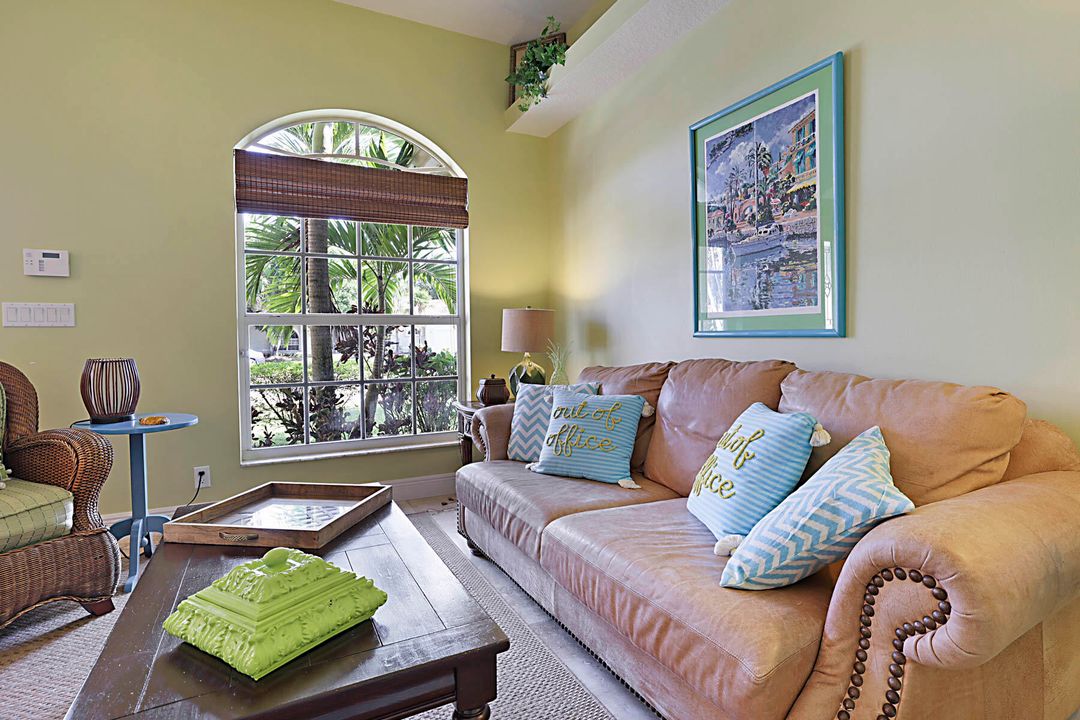 For Rent: $9,000 (4 beds, 2 baths, 2053 Square Feet)