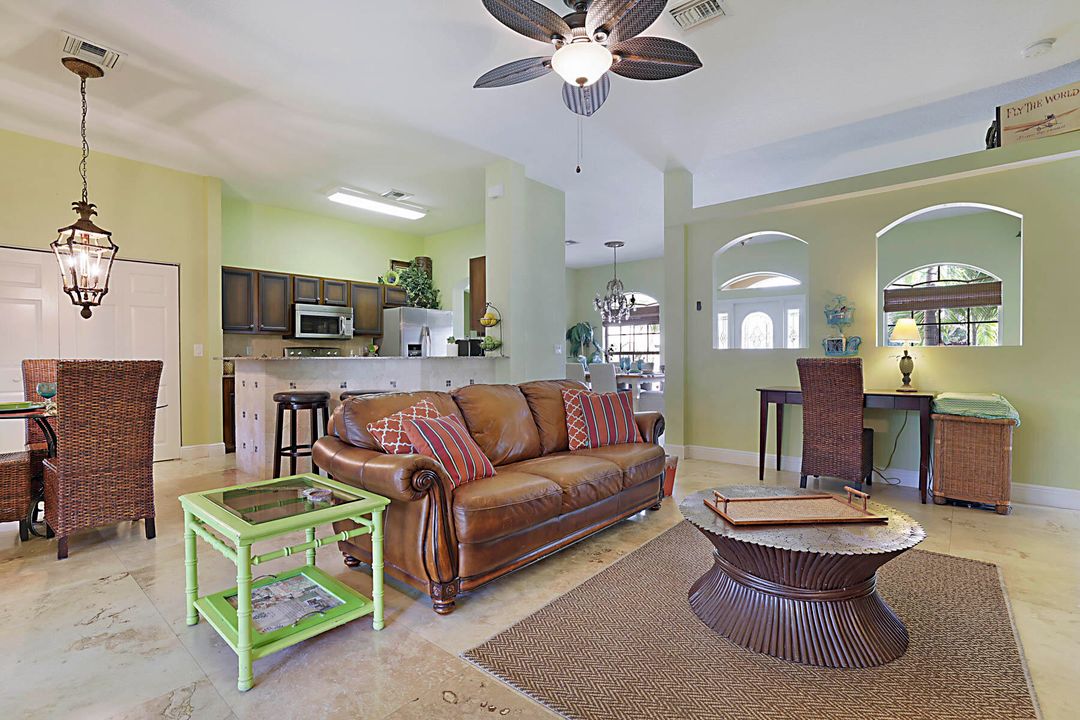 For Rent: $9,000 (4 beds, 2 baths, 2053 Square Feet)