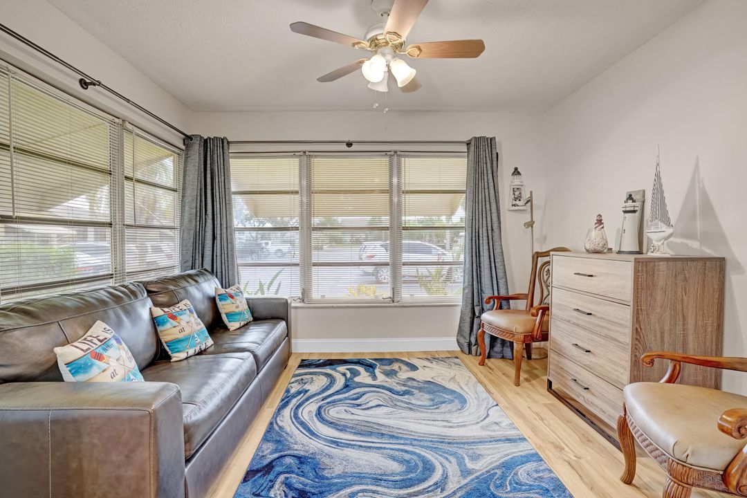 For Sale: $185,000 (1 beds, 2 baths, 1052 Square Feet)