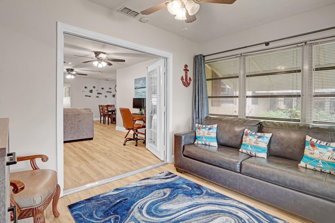 For Sale: $185,000 (1 beds, 2 baths, 1052 Square Feet)