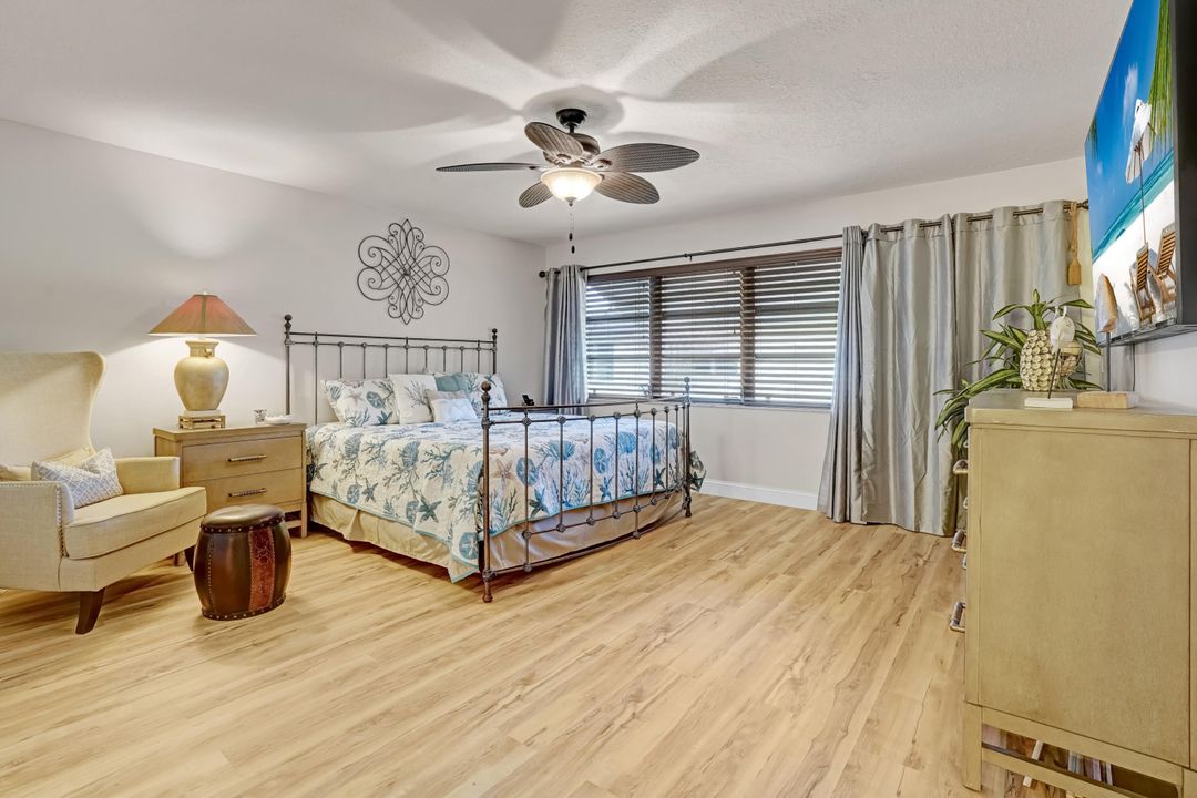 For Sale: $185,000 (1 beds, 2 baths, 1052 Square Feet)