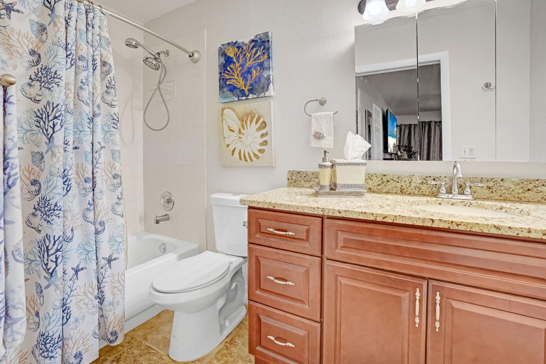 For Sale: $185,000 (1 beds, 2 baths, 1052 Square Feet)