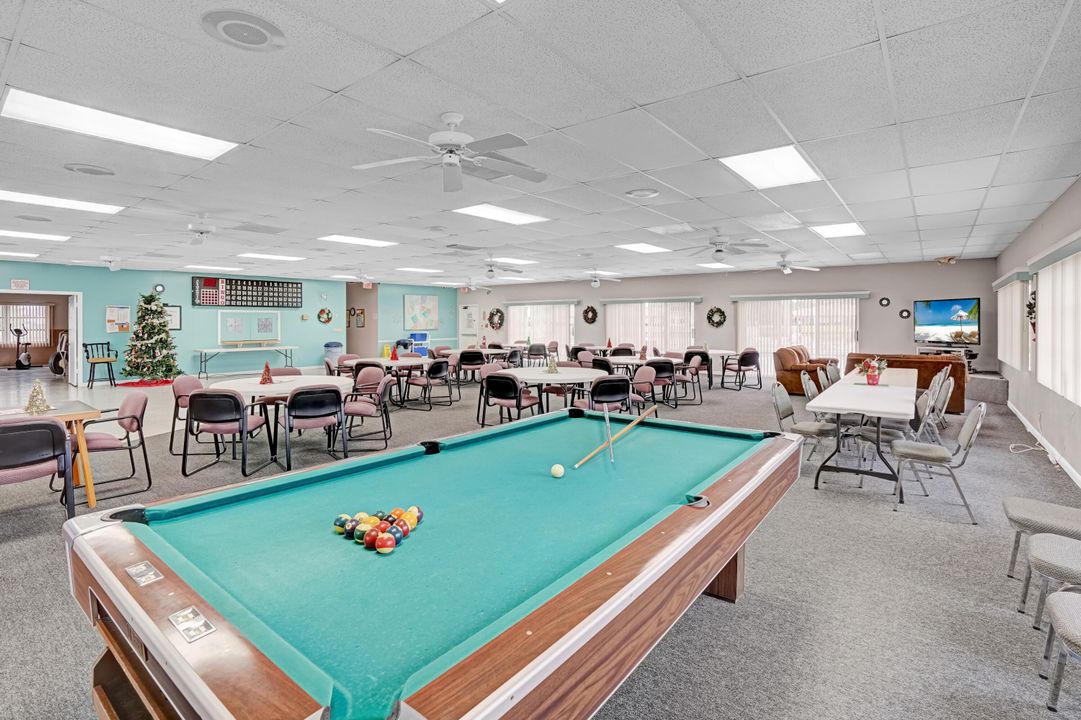 For Sale: $185,000 (1 beds, 2 baths, 1052 Square Feet)