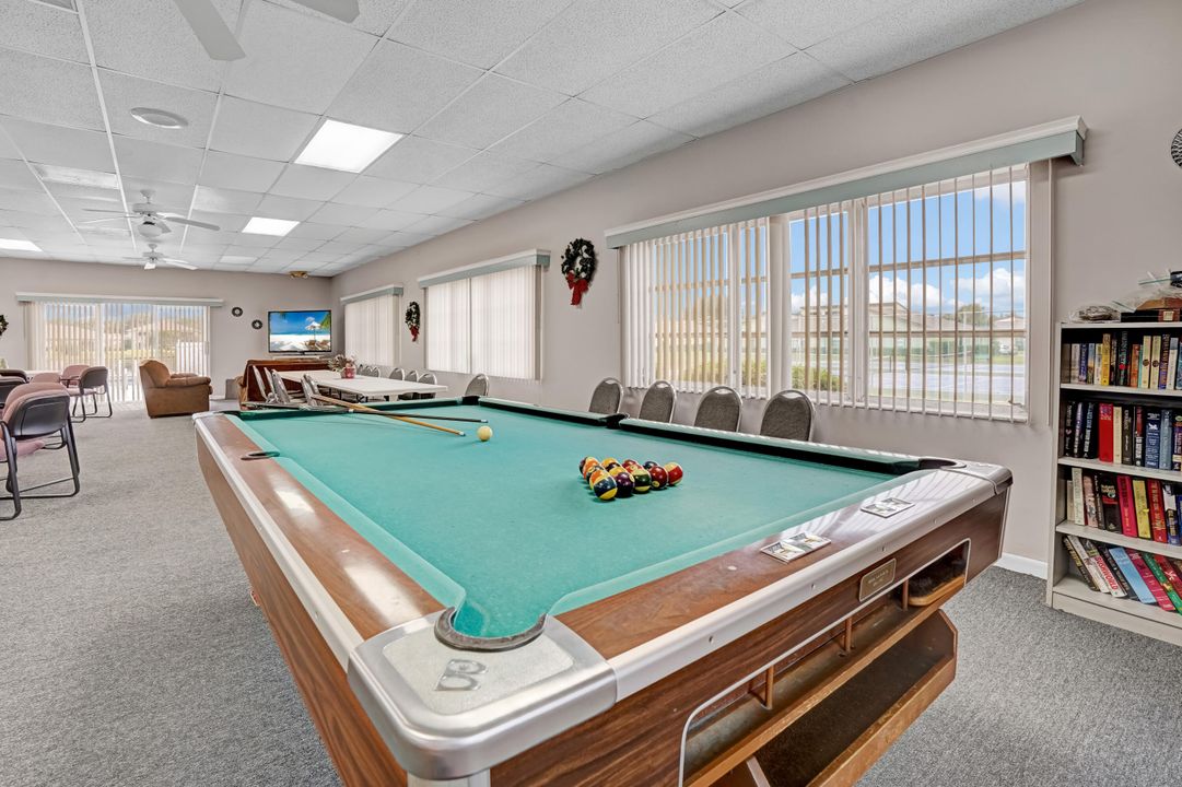 For Sale: $185,000 (1 beds, 2 baths, 1052 Square Feet)