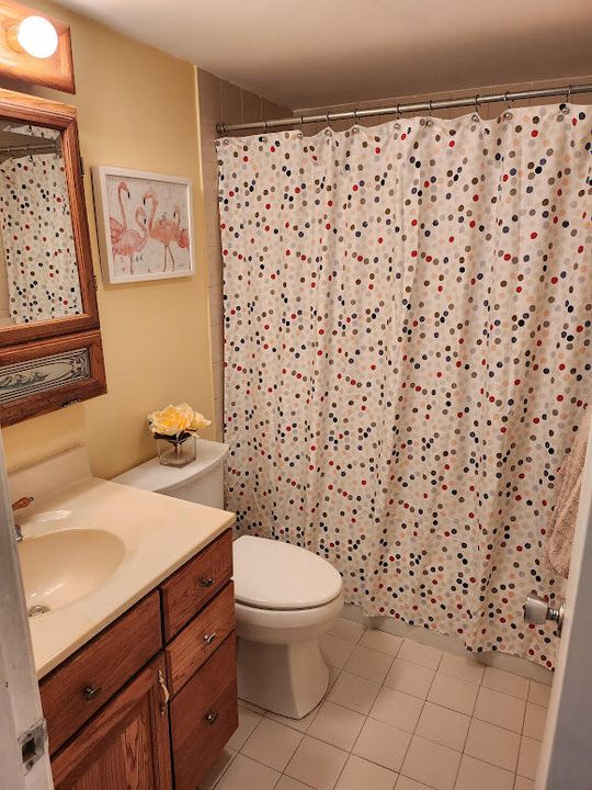 For Sale: $90,000 (1 beds, 1 baths, 612 Square Feet)