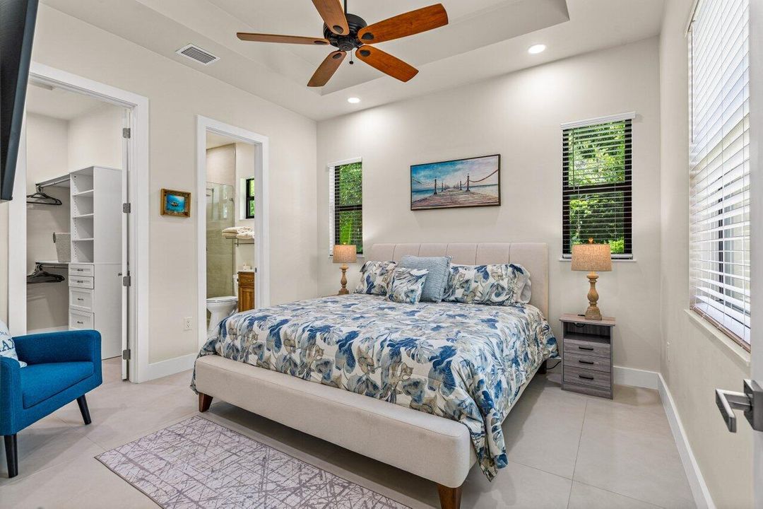 For Rent: $7,000 (2 beds, 2 baths, 1005 Square Feet)