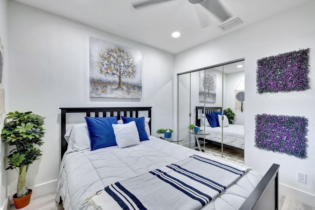 For Sale: $385,000 (2 beds, 2 baths, 1068 Square Feet)